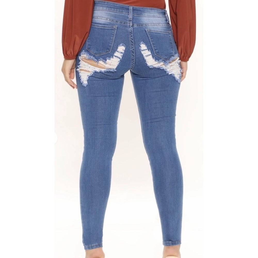 FASHION NOVA All The Booty Ripped Skinny Jeans Women's Size 1 Sexy Date Night